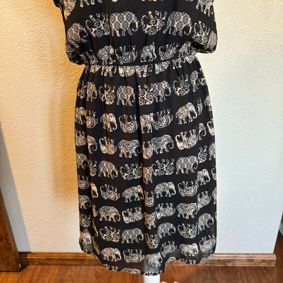 Maurice’s | Black w/ taupe elephant dress | Sz M - Picture 7 of 13